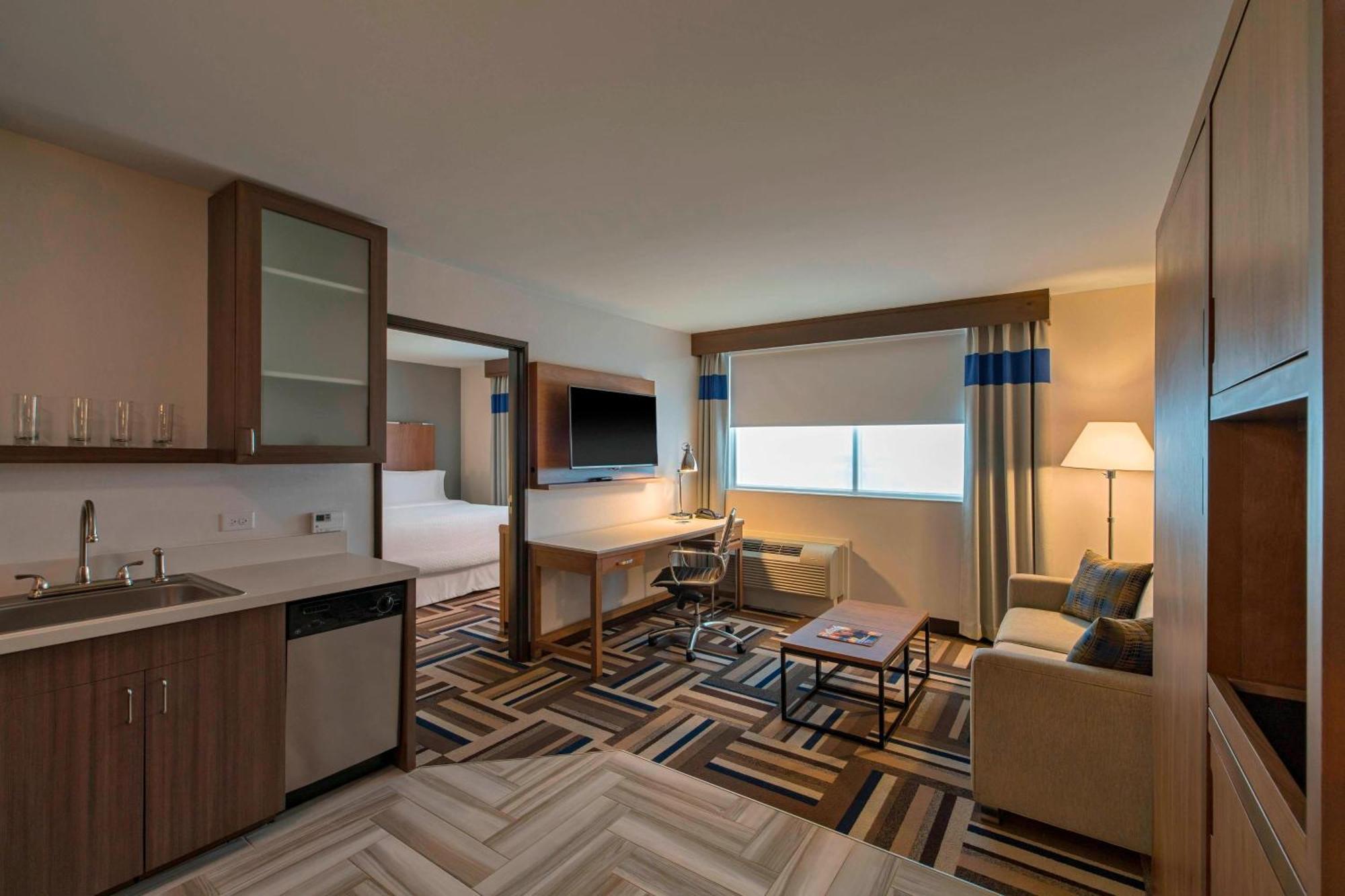 Four Points By Sheraton Мидленд Экстерьер фото